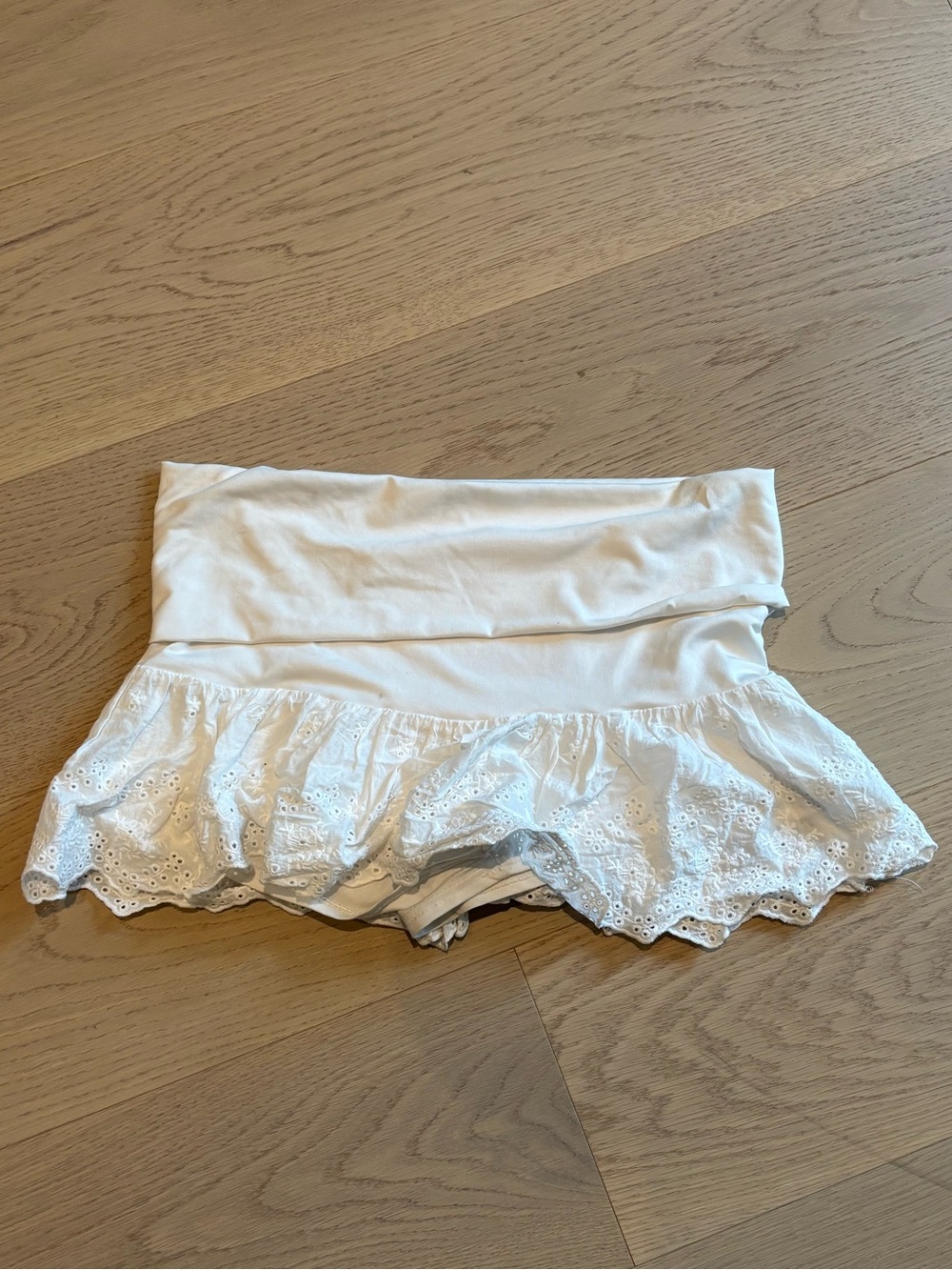 Women’s White Ruffle Skort Shorts
